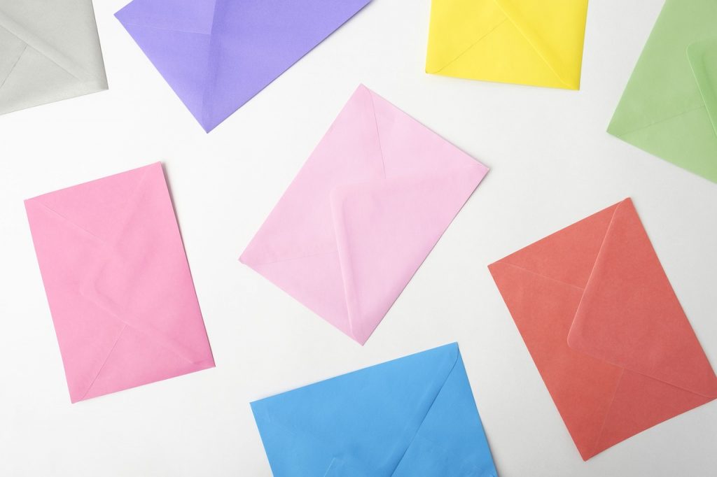 Qu’est-ce que le cash stuffing ou la méthode des enveloppes ? envelope, stationary, invitations, celebration, congratulations, telegram, post, post office, a lot, the envelope, letter, colorful, business, paper, envelope, envelope, envelope, envelope, envelope, stationary, telegram